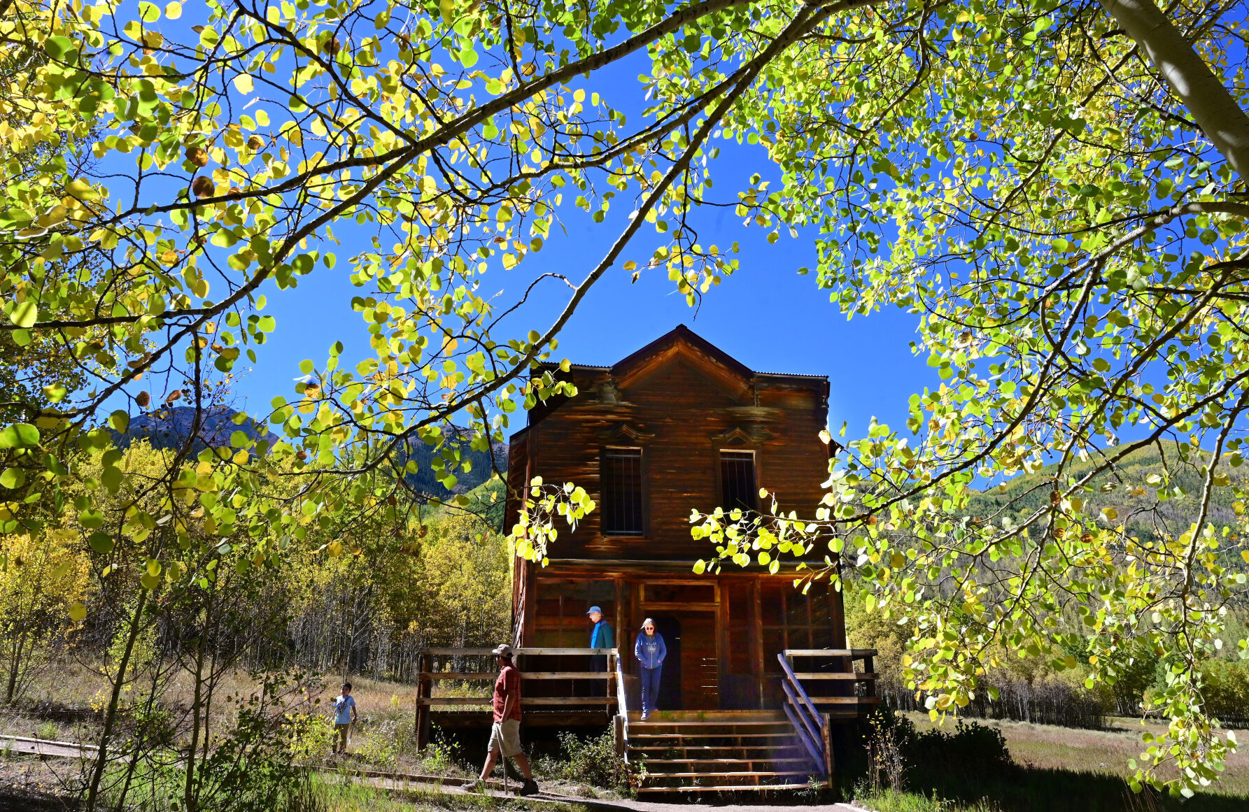 092821-news-aspens 05.JPG